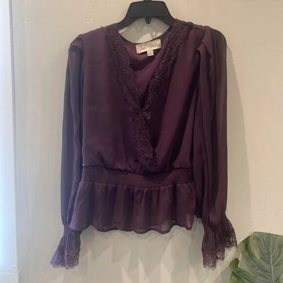 Oak & Trellis Tops - Oak & Trellis Women's Purple Lace Trim Bell Sleeve V-Neck Peasant Top Size XL